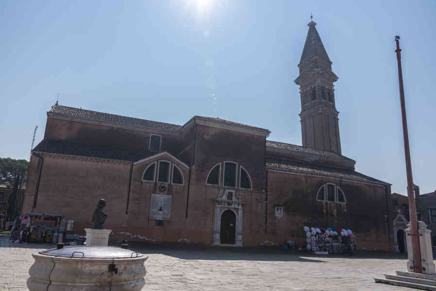 Italia - Venecia 275 - isla de Burano - iglesia de San Martino Vescovo.jpg